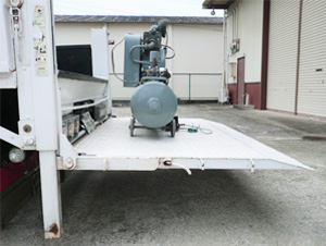 パワーゲート車